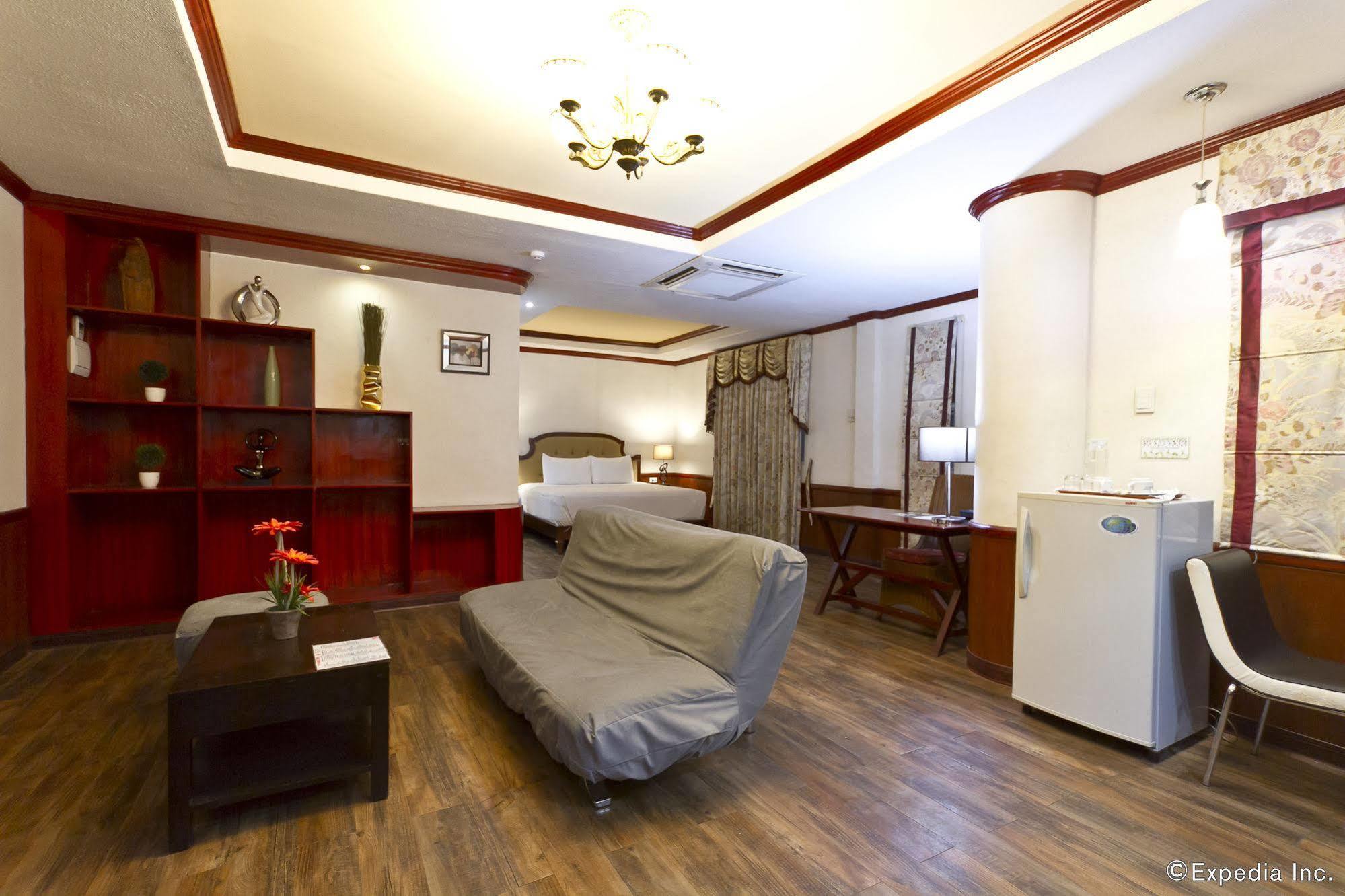 Dulcinea Hotel And Suites Lapu-Lapu City Exterior foto