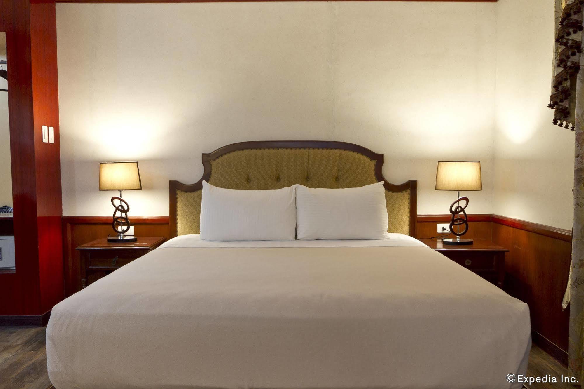 Dulcinea Hotel And Suites Lapu-Lapu City Exterior foto